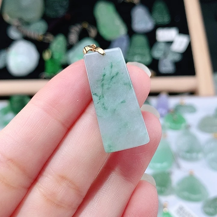 翡翠未镶嵌颈饰吊坠