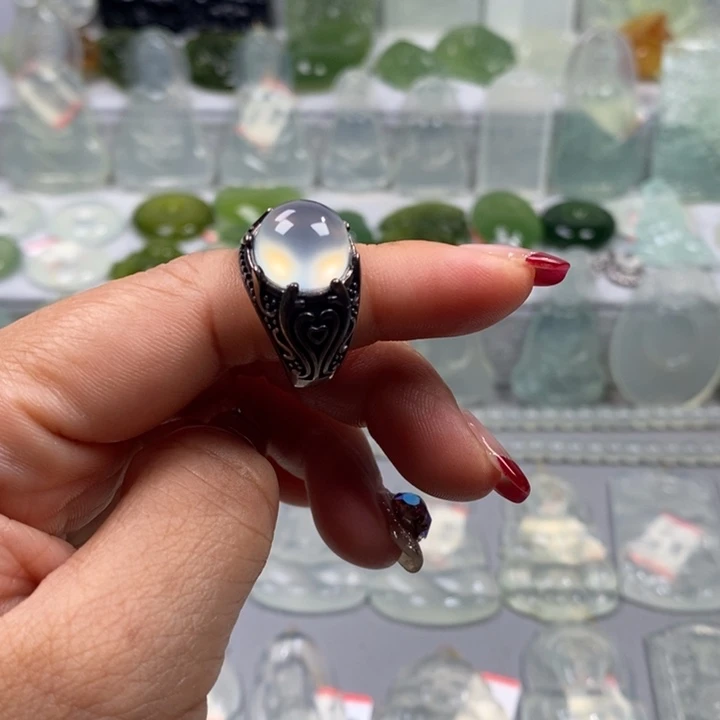 蛇纹石玉戒指未镶嵌都*意