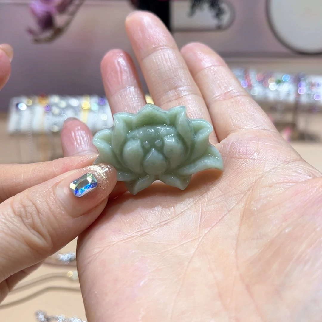 岫玉颈饰未镶嵌手镯