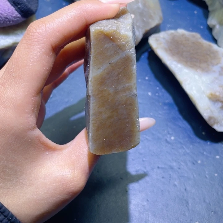 和田玉未镶嵌珠宝半成品