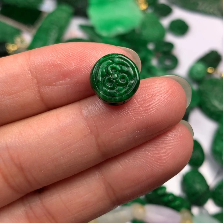 翡翠未镶嵌颈饰翡翠