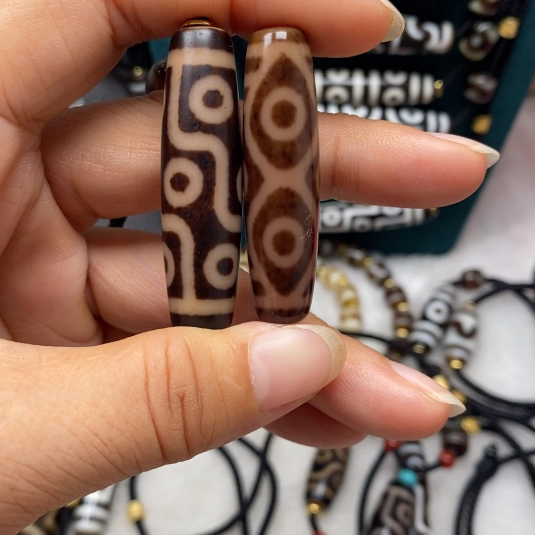 玛瑙/玉髓颈饰合金人**悔