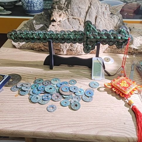 铜5古代铜钱编的宝剑