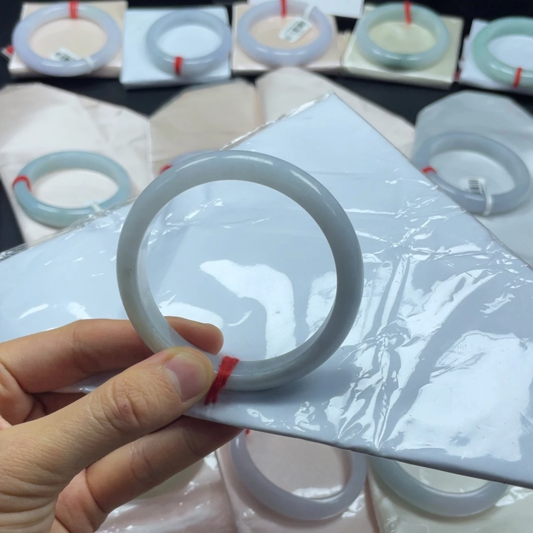 未镶嵌手镯翡翠天然翡翠手镯