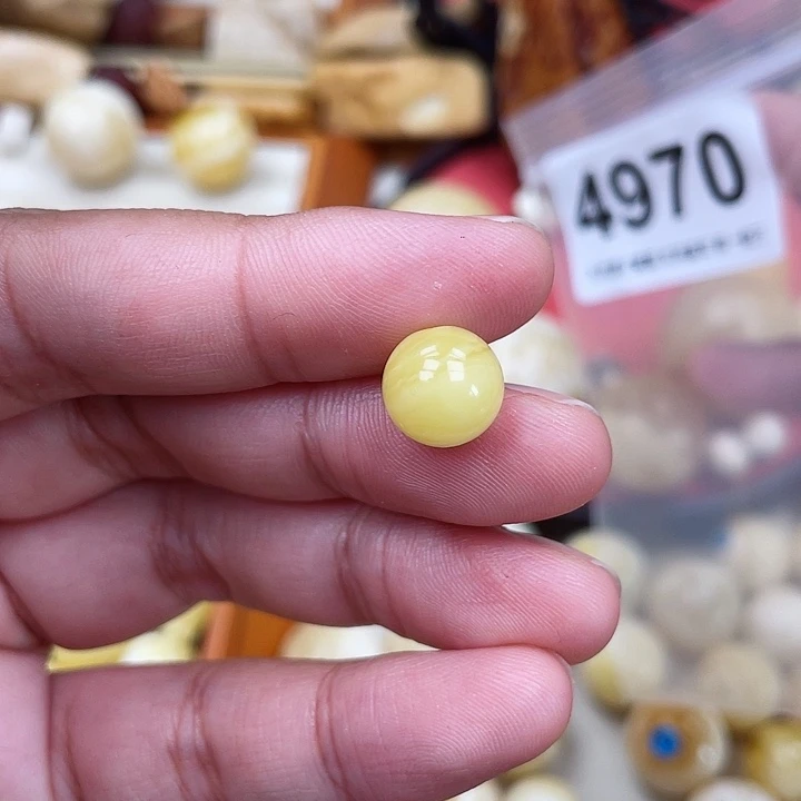 蜜蜡未镶嵌珠宝奇石沙眼10