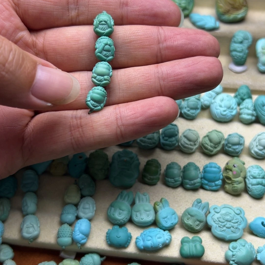 未镶嵌绿松石颈饰