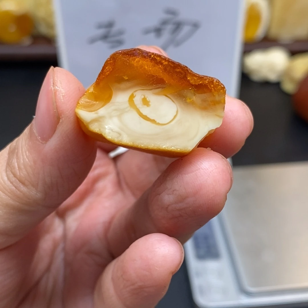 定制琥珀未镶嵌温***龙天然蜜蜡原石加工不退不换