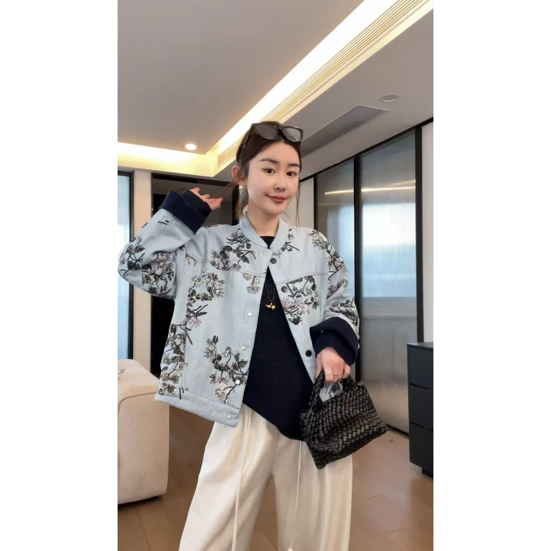 JOJO/玖了个玖 2025春 新中式国风立体刺绣立领牛仔外套 2502C636