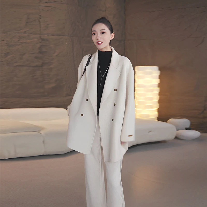 2025冬装搭配一整套小个子显高时尚毛呢套装白色外套直筒裤两件套