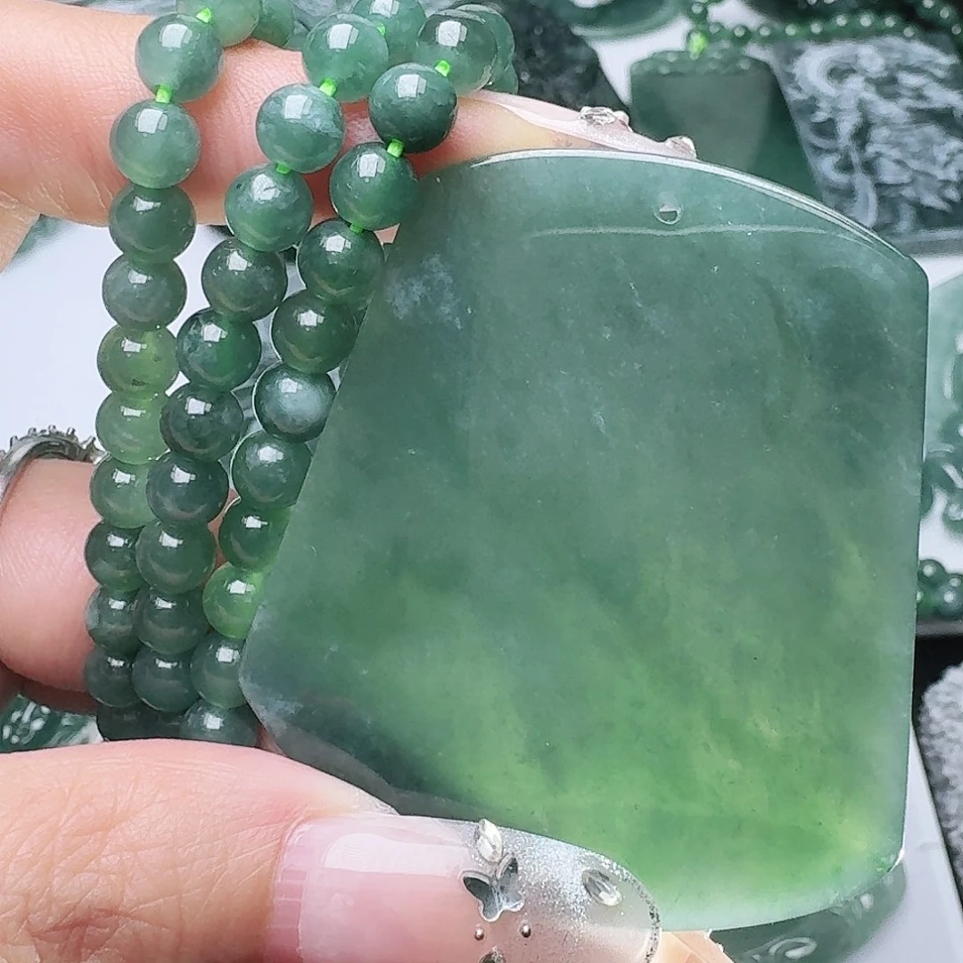 翡翠未镶嵌颈饰111