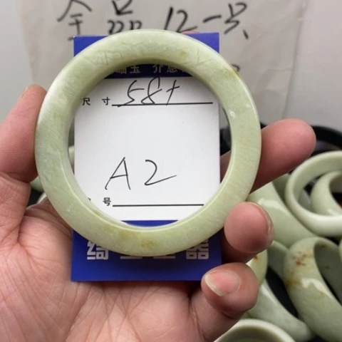 未镶嵌蛇纹石玉手镯