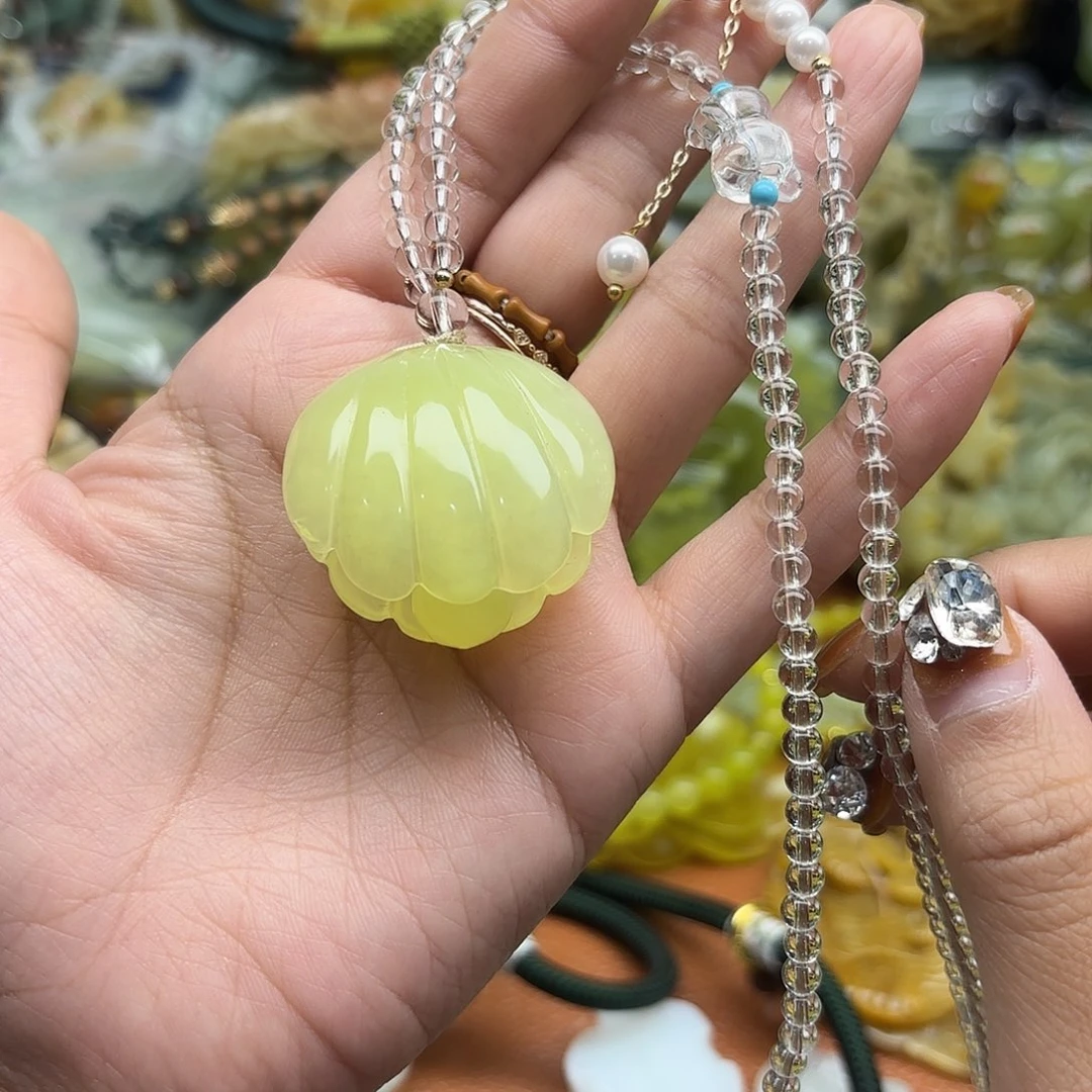 蛇纹石玉未镶嵌吊坠
