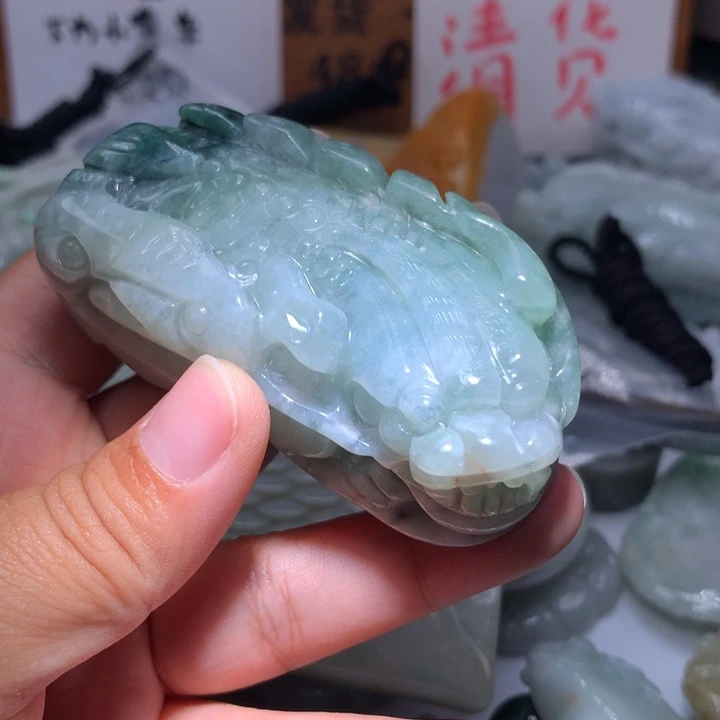 翡翠未镶嵌颈饰保真天然A货翡翠