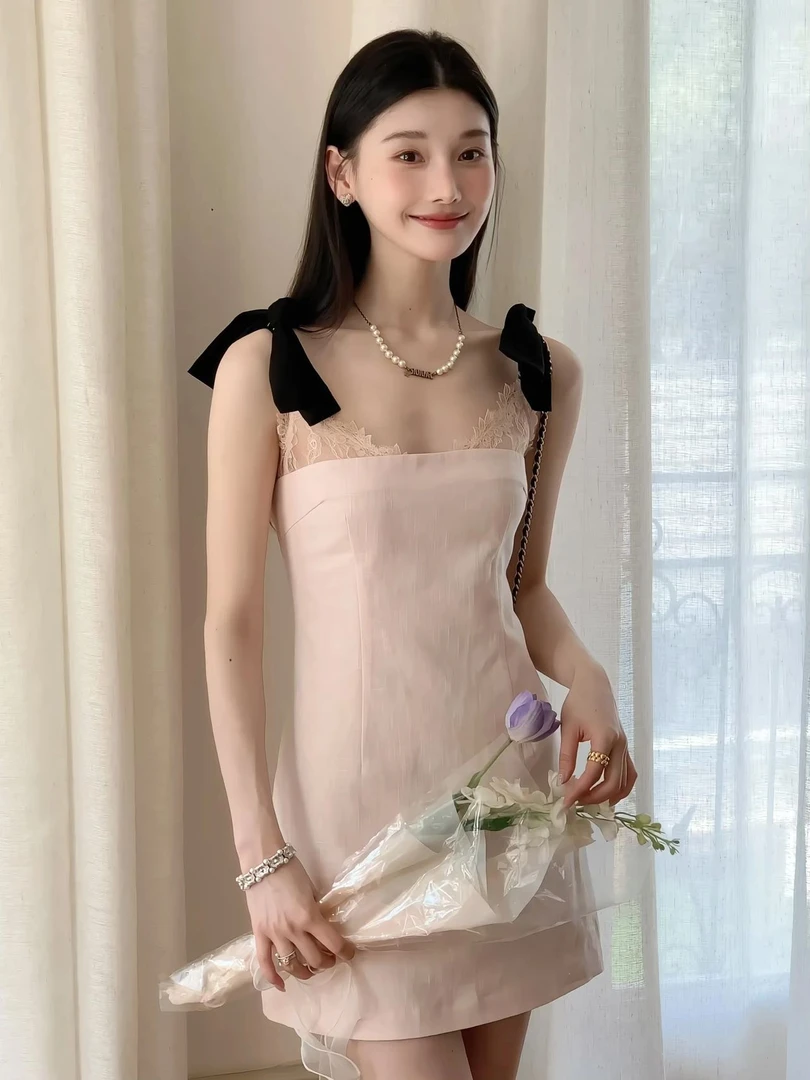 法式小香风连衣裙小众设计蝴蝶结无袖吊带裙2025夏季新品露肩短裙