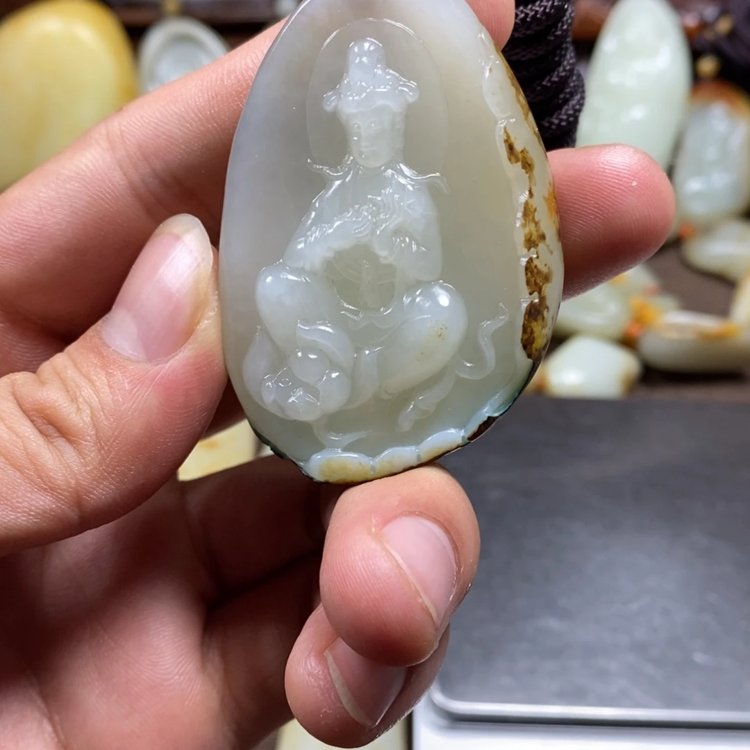 和田玉未镶嵌把件