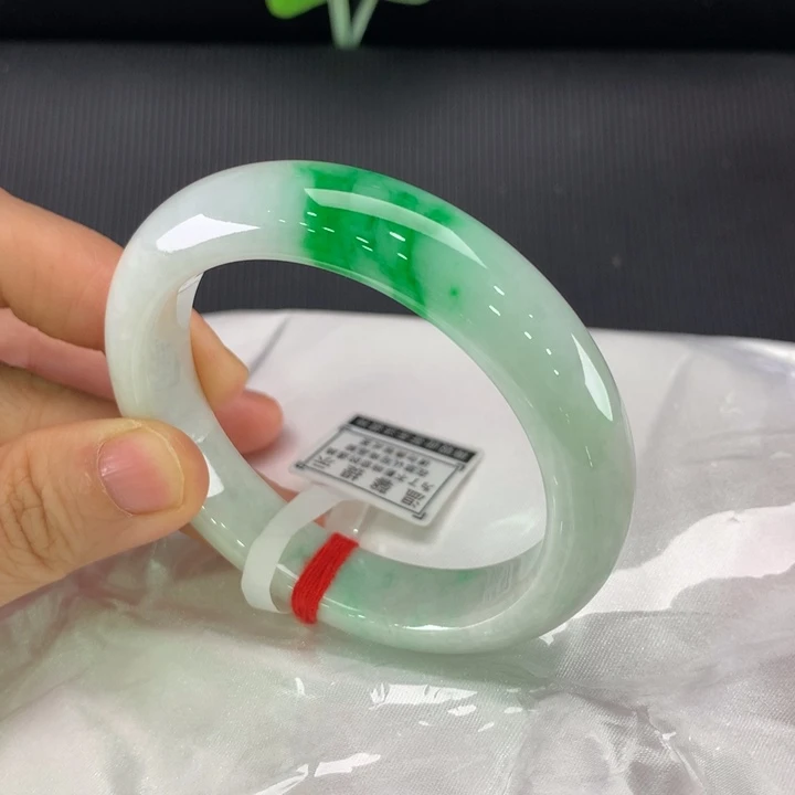 翡翠未镶嵌手镯正圈54
