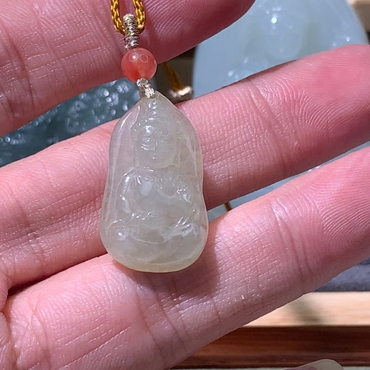 牛***茶翡翠未镶嵌颈饰宝宝佛