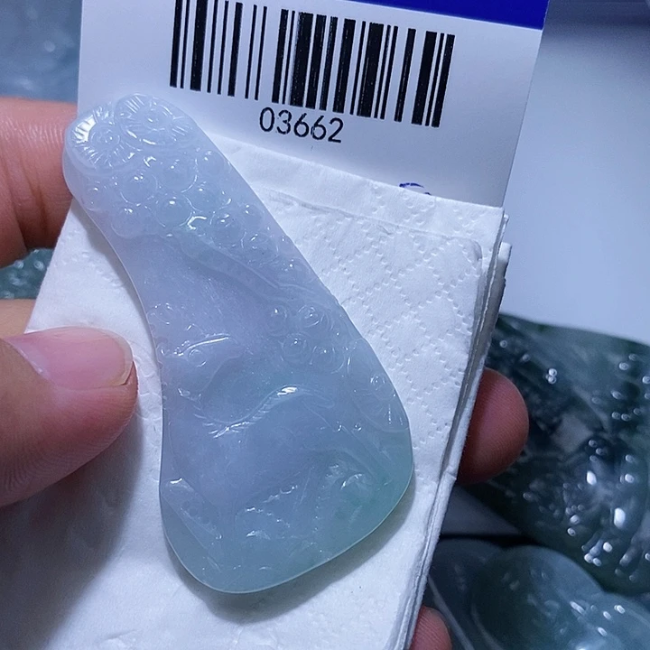 颈饰未镶嵌翡翠天光墟翡翠市场现金代购