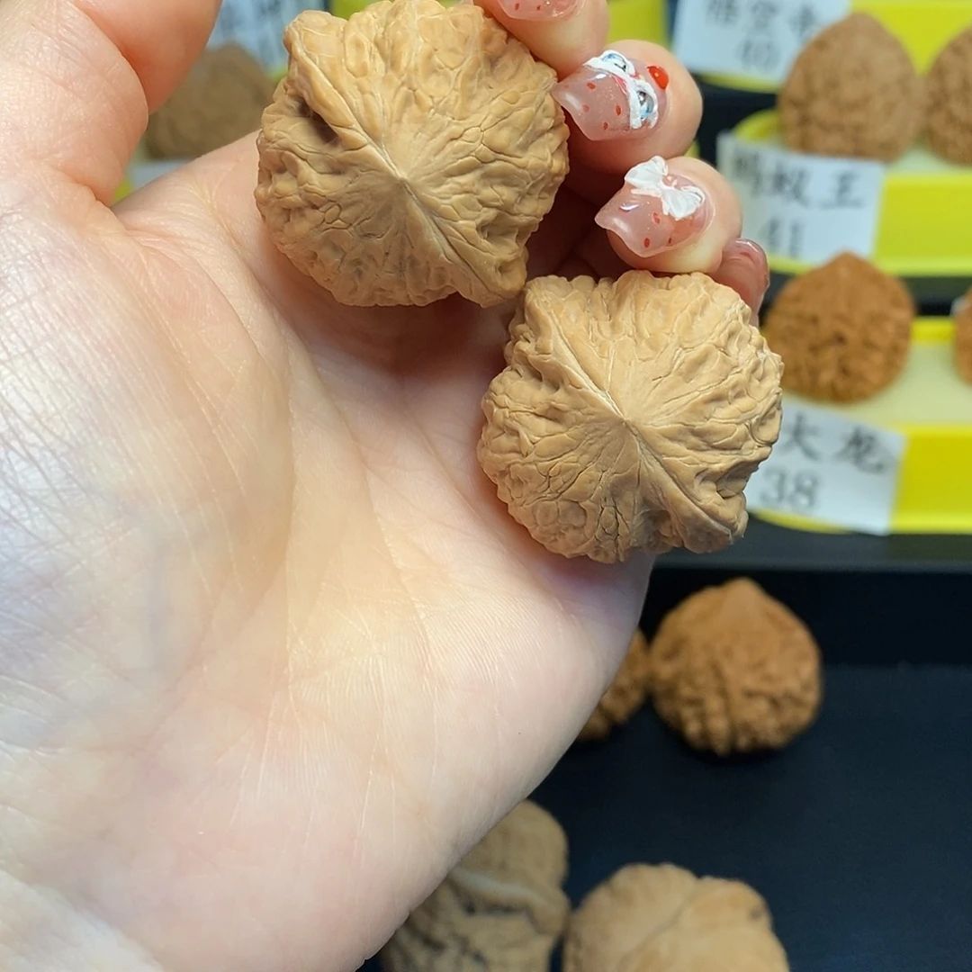 文玩核桃吊坠铁锤