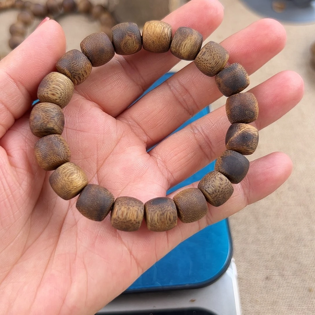 沉香手串虎*鼓珠10单圈沉水浮.多样性发一