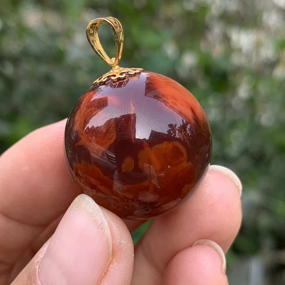 珍藏品 南红瓦西牛血红火焰妖花圆珠吊坠 18K金镶嵌 24.2mm