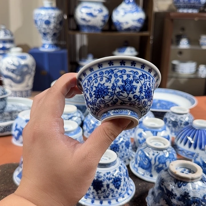 摆件宇泽堂缠枝莲压手杯