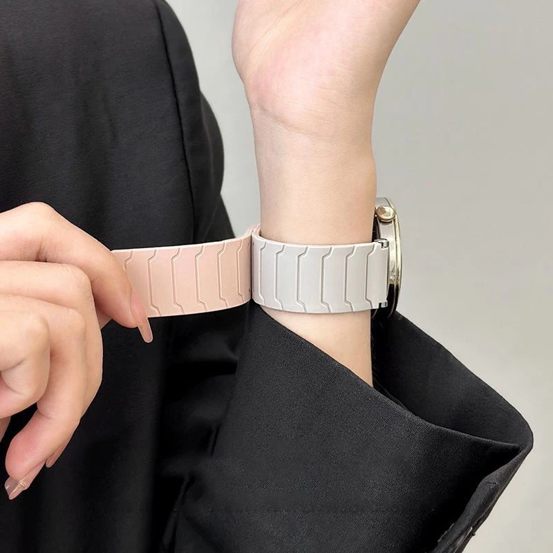 适用华为gt5手表带gt4高级watch4pro男gt2女款gt3pro磁吸铠甲硅胶