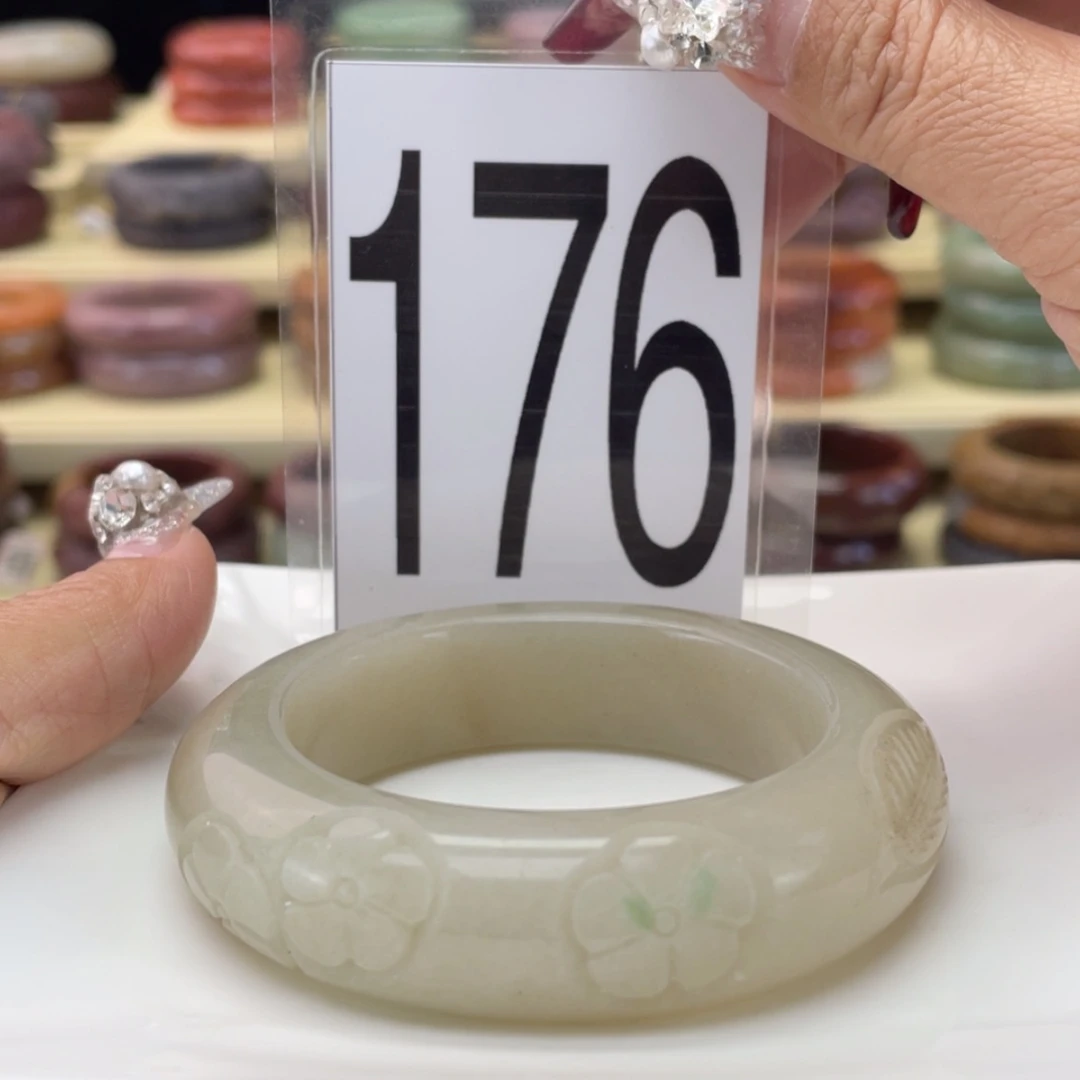 【闪购商品】石英质玉手镯未镶嵌