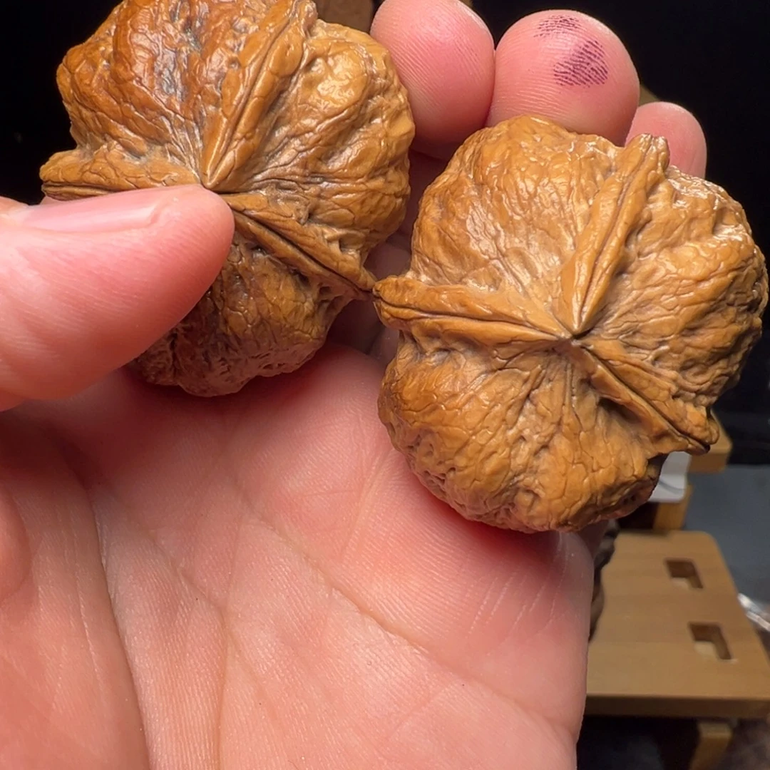 吊坠文玩核桃七星岩三棱44mm（虚尖）