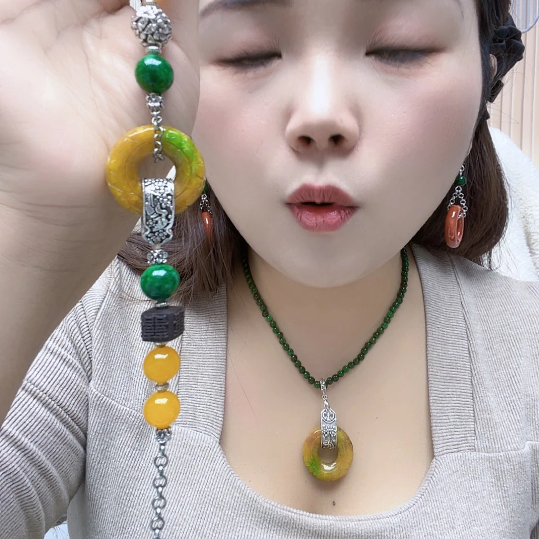 翡翠未镶嵌颈饰手链