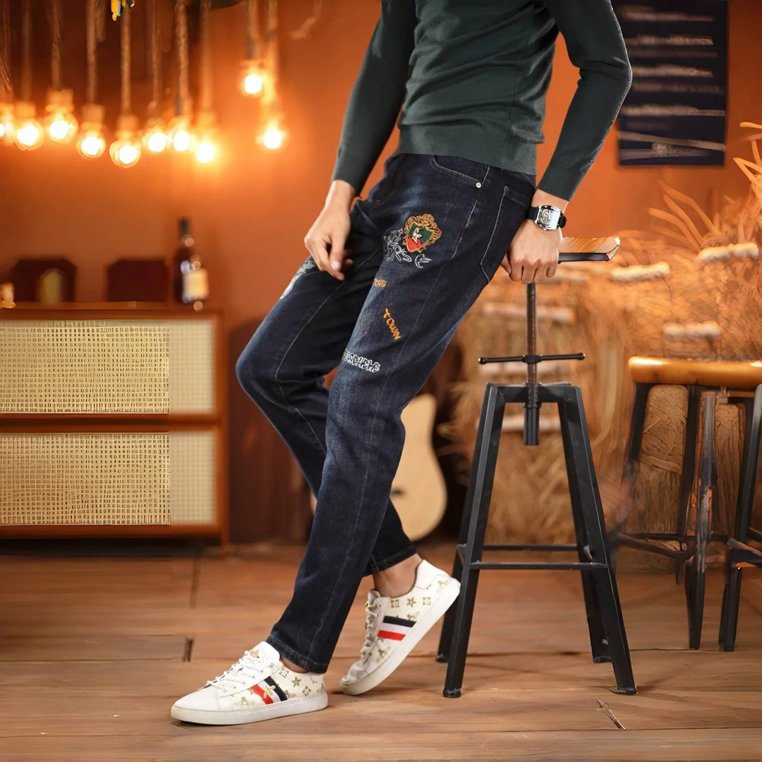 高档刺绣牛仔裤男韩版潮流2025新款爆款修身小脚弹力百搭秋冬裤子