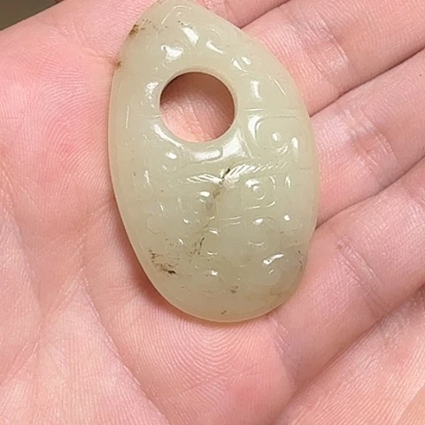 越****和田玉（糖玉）未镶嵌颈饰