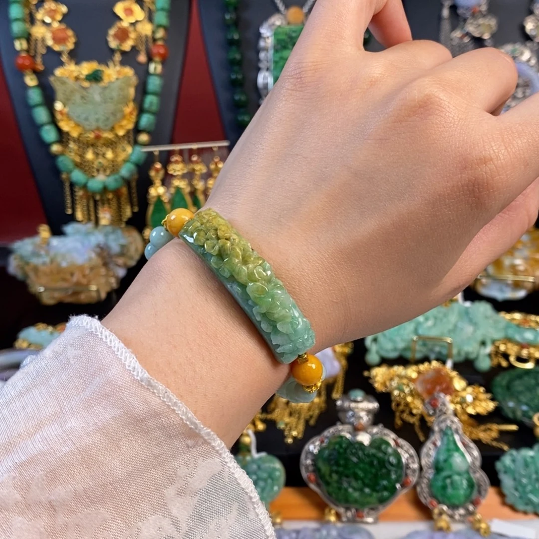 翡翠手链未镶嵌蝶恋花手牌 炸价