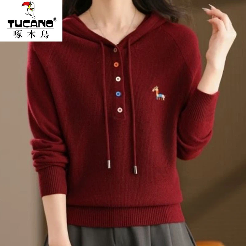 啄木鸟2025年秋季新款连帽针织衫女宽松大码简约百搭毛衣短款刺绣