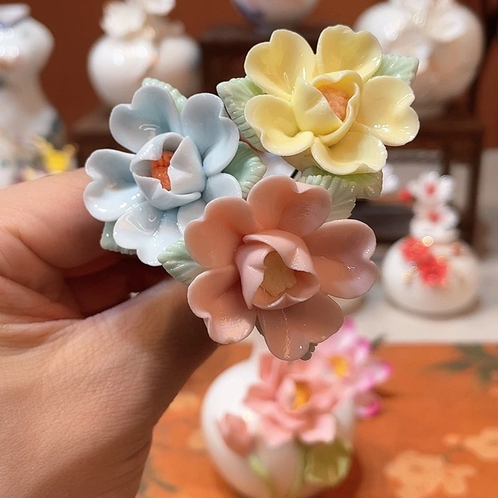 手工陶瓷精致摆件