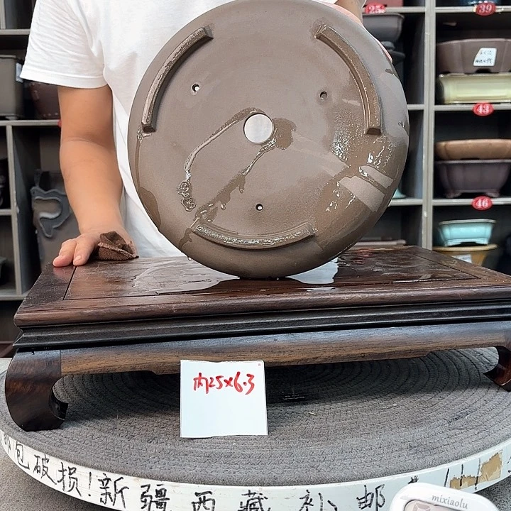 紫砂花盆紫砂的颜色很好看