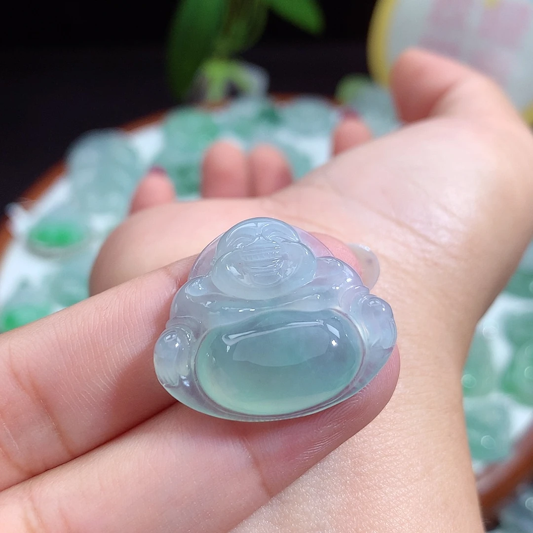翡翠未镶嵌颈饰佛公