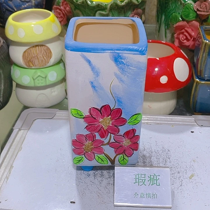 摆件多肉瑕疵盆有孔。