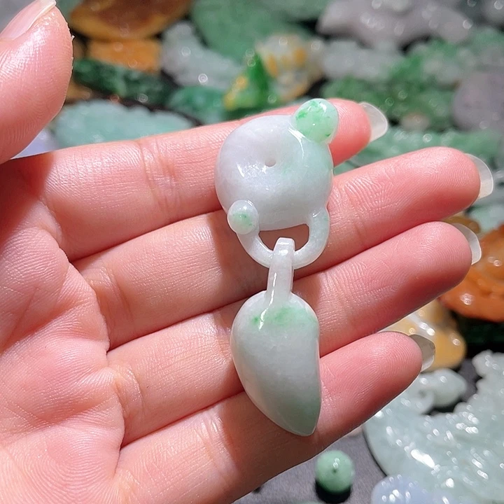 颈饰未镶嵌翡翠天