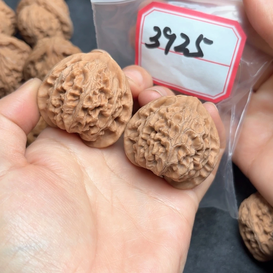 文玩核桃吊坠如*宫灯
