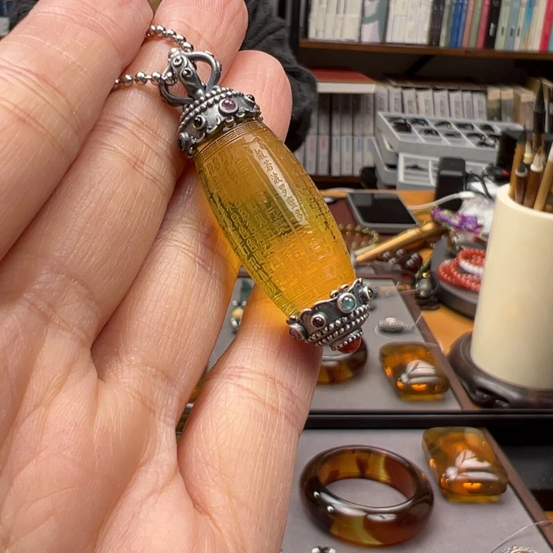 琥珀颈饰未镶嵌心经