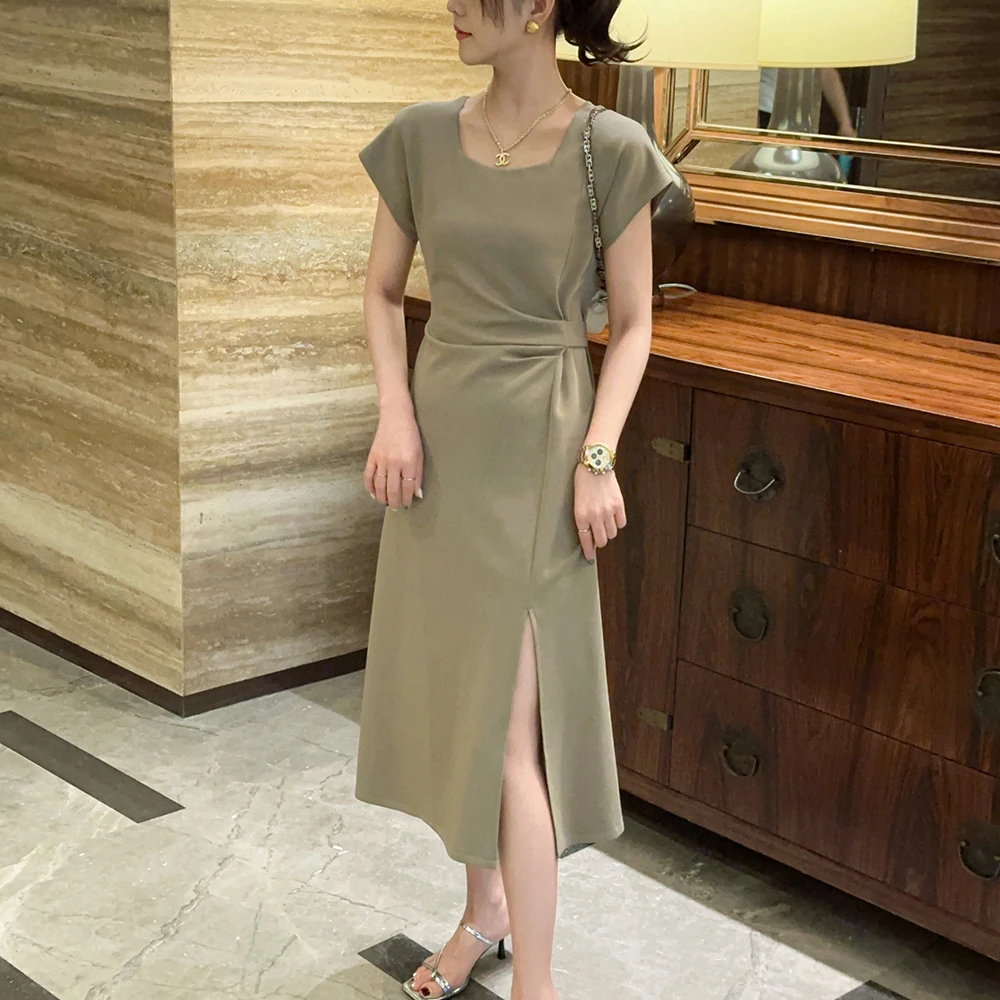 小个子法式开叉连衣裙子女夏季2025方领黑色修身梨形身材收腰长裙