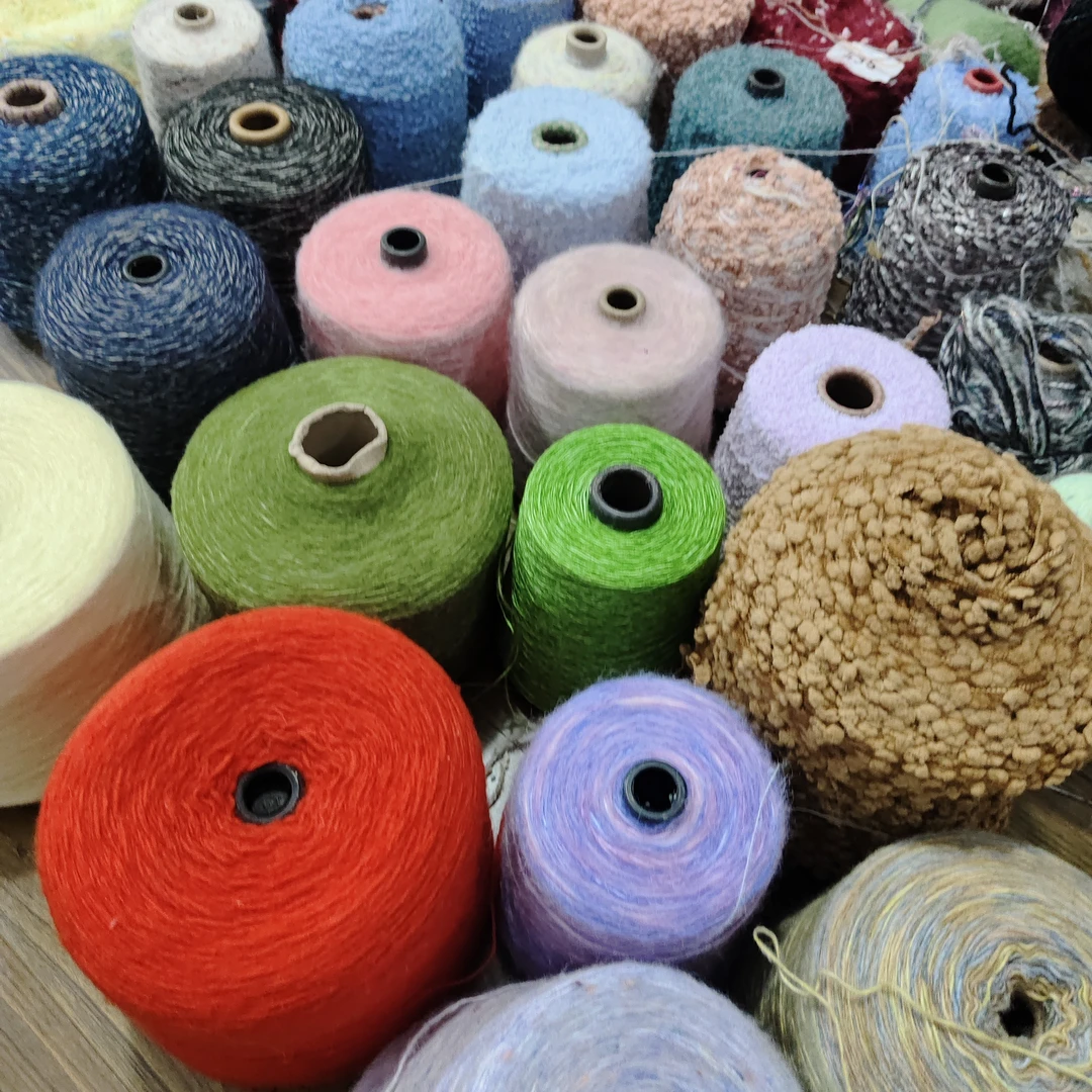 各种特色纱线盲盒4斤左右衣服包包玩偶