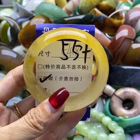 石英质玉手镯未镶嵌