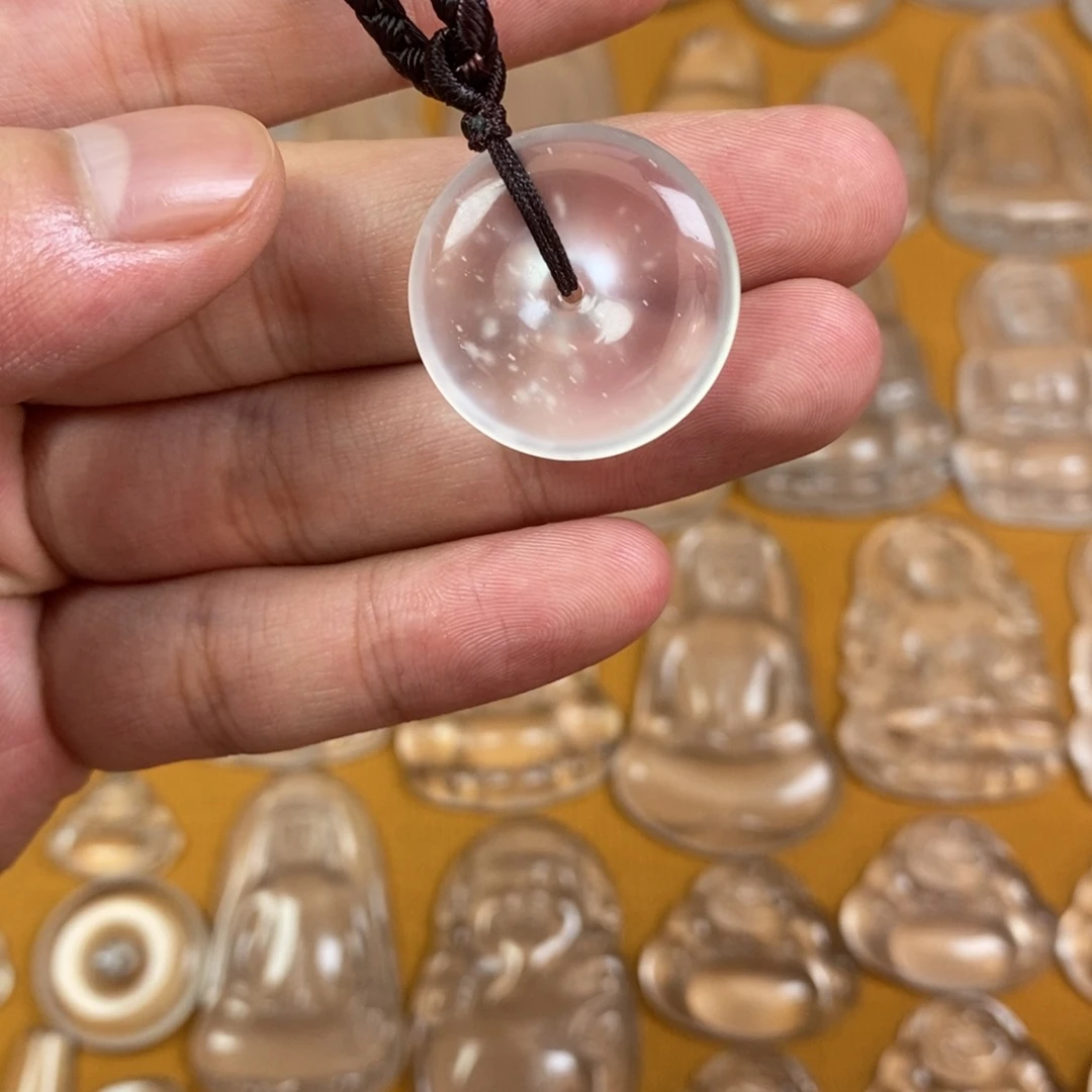 Y***y颈饰未镶嵌石英质玉