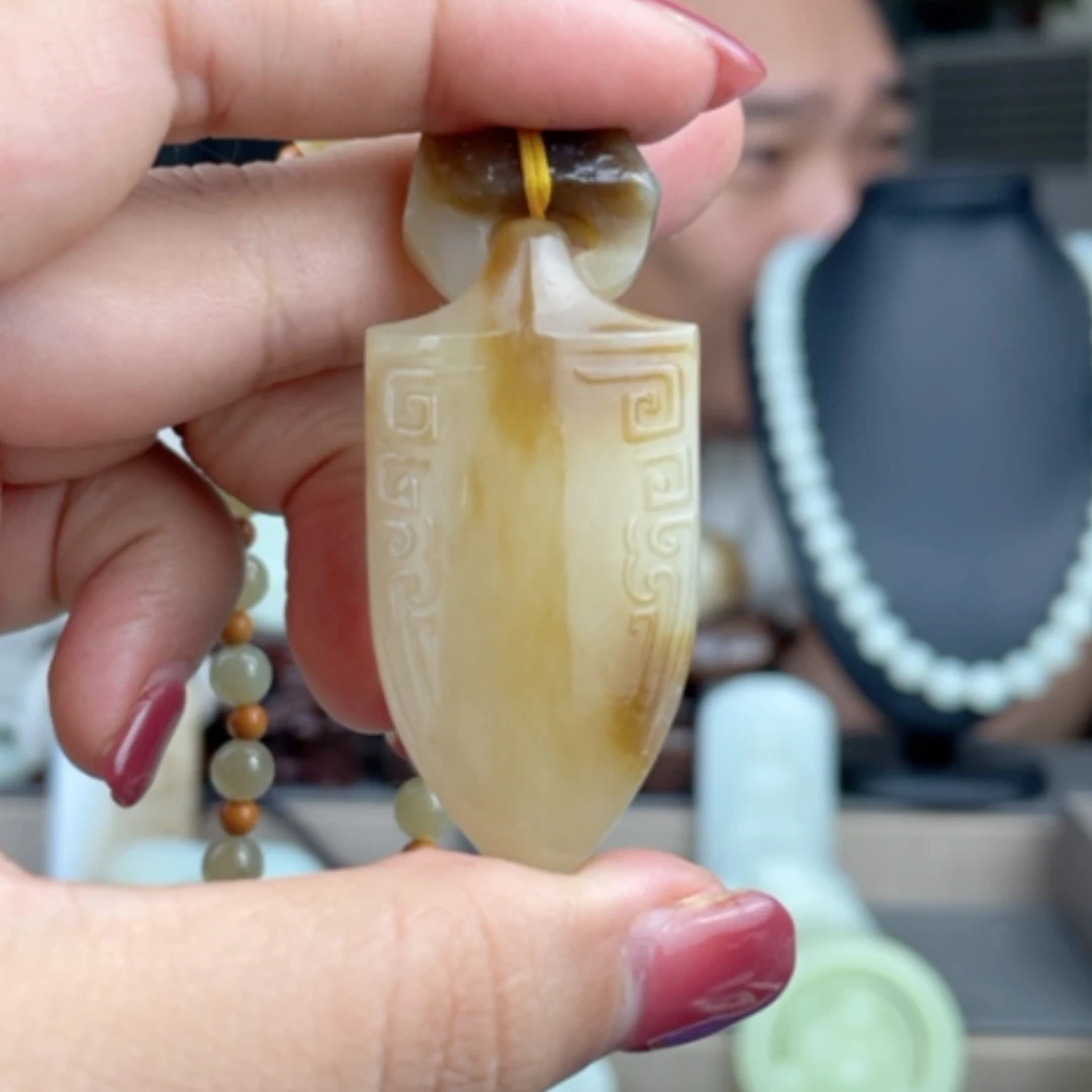 【闪购商品】颈饰未镶嵌和田玉