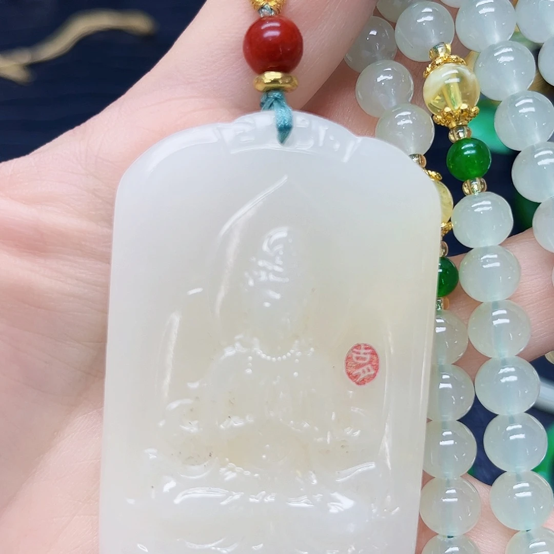 翡翠手镯未镶嵌吊坠