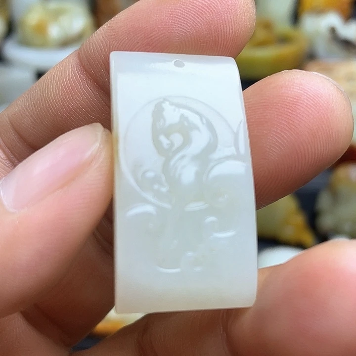 颈饰未镶嵌和田玉