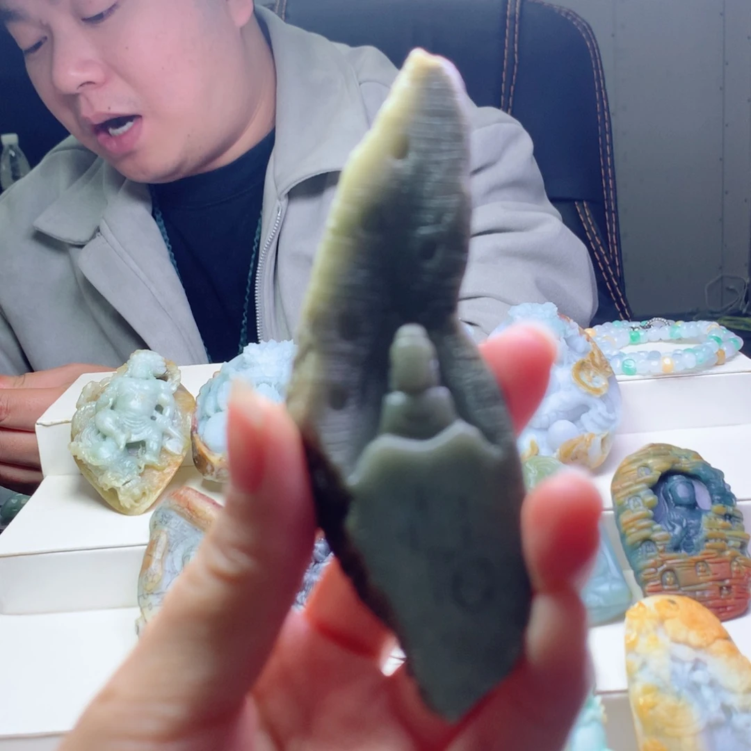 定制翡翠未镶嵌翡翠