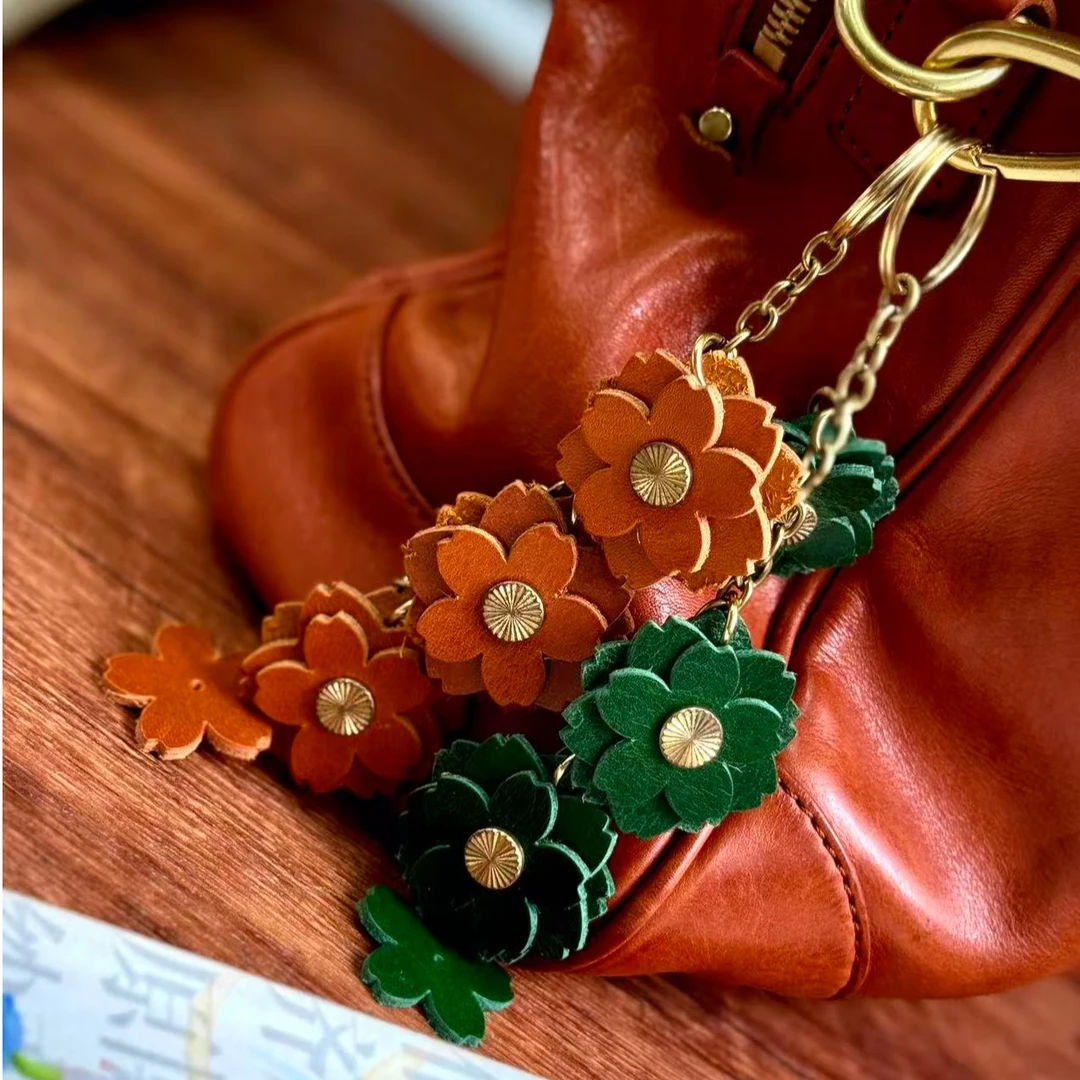 原创新品真皮樱花钥匙扣纯手工制作牛皮挂件小花朵包包挂饰